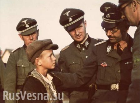«Скажи-ка, хлопчик»: Нацисты поймали главу фракции «Слуга народа» возле Рады (ВИДЕО)