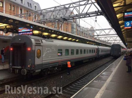Первый пассажирский поезд в Крым отправился из Санкт-Петербурга (ФОТО)