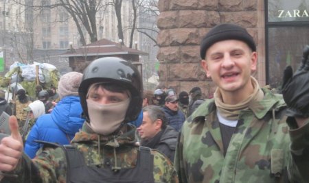 Фашисты с лицами дебилов: Как банда отморозков под прикрытием запугивает Украину (ФОТО)