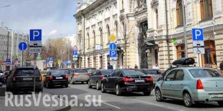 В Москве, Петербурге и Севастополе изменились правила парковки в жилых дворах