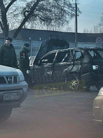 Сильный взрыв у здания УБОП в Донецке: подорван автомобиль (ФОТО)