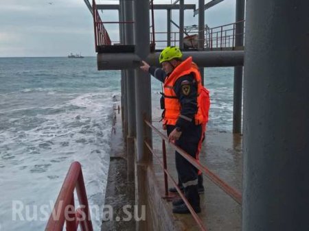 Трагедия на пляже Крыма: во время шторма погибли люди (ФОТО, ВИДЕО)
