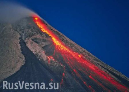 «Гора огня» проснулась: начал извергаться опасный вулкан (ВИДЕО)