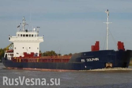 Российские моряки отравились химикатами на судне во Франции, есть умерший