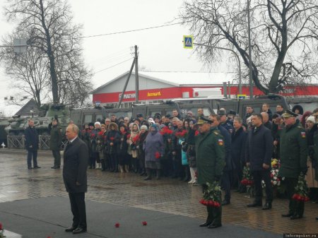 Путин почтил память легендарной 6-й роты в Пскове (ФОТО, ВИДЕО)