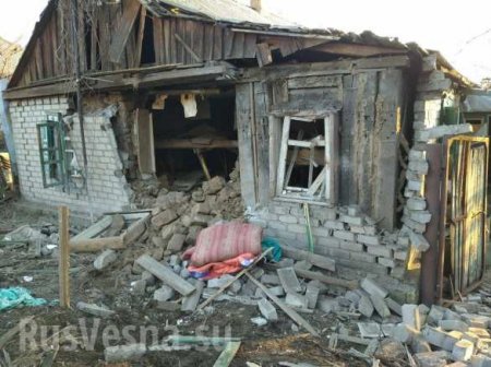 Украинские оккупанты вновь обстреляли мирные дома под Горловкой (ФОТО)
