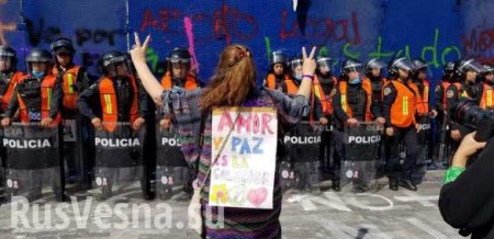 Погромы и «коктейли Молотова»: как мексиканки отметили 8 Марта (ФОТО, ВИДЕО)