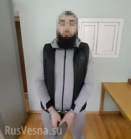 Боевика ИГИЛ задержали на улице в Киеве (ФОТО)