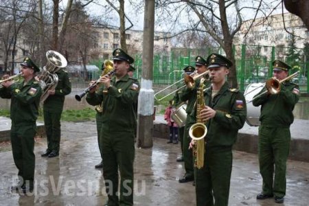 В Таджикистане армия России провела незабываемую акцию под окнами героя Великой Отечественной (ФОТО, ВИДЕО)