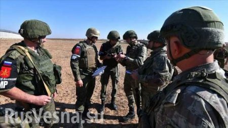 Российская военная полиция вместе с турками вышла на трассу М4