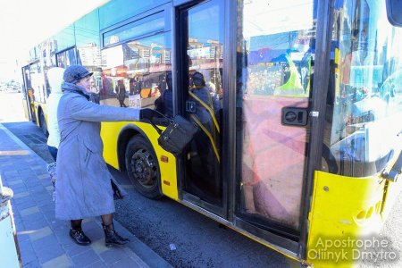 «Транспортный карантин» по-украински: копы на остановках и перепродажа спецпропусков (ФОТО, ВИДЕО)