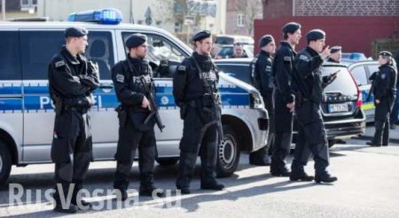 Мигранты не хотят соблюдать карантин: толпа с металлическими прутьями напала на полицейских в Германии