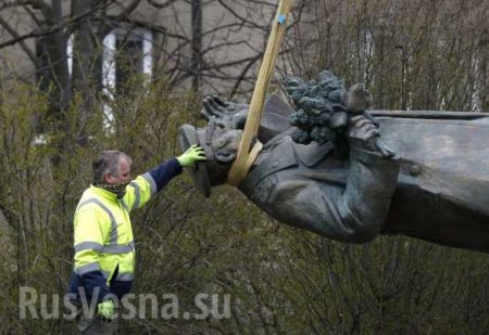 «Ненависть и зависть»: Президент Чехии отреагировал на снос памятника маршалу Коневу в Праге (ФОТО, ВИДЕО)