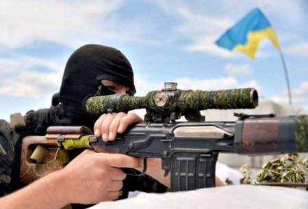 Снайпер ВСУ открыл огонь по школе в Донецке