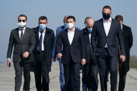 «Мрия» наконец довезла китайские маски на Украину (ФОТО, ВИДЕО)