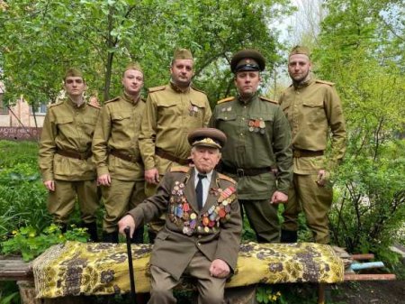 Несломленный Донбасс: Армия ЛНР чествует победителей над фашизмом (ФОТО, ВИДЕО)