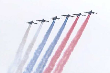 Поздравление Владимира Путина с Днём Победы и авиапарад над Москвой (ВИДЕО)