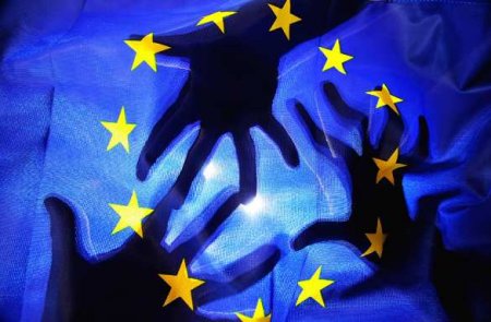 Еврокомиссия планирует продлить закрытие границ ЕС