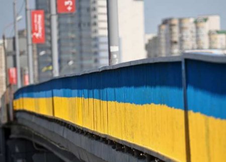 «Мостопад» на Украине: на Днепропетровщине мост рухнул прямо под грузовиком (ФОТО, ВИДЕО)