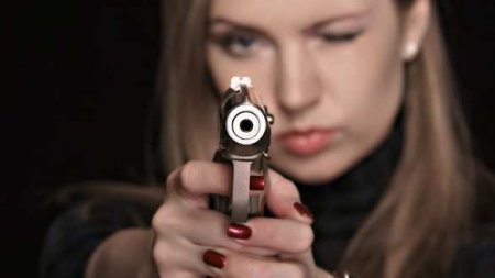 Опубликованы кадры расстрела девушкой криворожского прокурора Пипки (ВИДЕО)