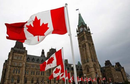 Власти Канады обязали граждан вернуть выплаченные им из-за коронавируса пособия