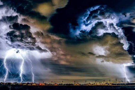 Грозовой апокалипсис: Необычные облака над Екатеринбургом растревожили горожан (ФОТО, ВИДЕО)