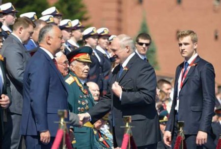 Россия и Белоруссия могут выстоять только вместе: Зачем Лукашенко приехал в Москву