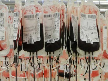Кровь переболевших коронавирусом продают на чёрном рынке в Пакистане