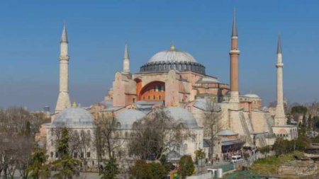 Османы наступают: В Турции целенаправленно идут к превращению Святой Софии в мечеть