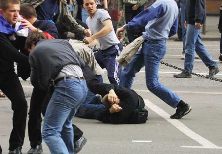 «Карантинный» протест в столице Сербии обернулся масштабной дракой (ФОТО, ВИДЕО)