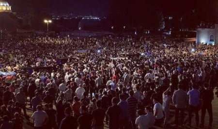 В Баку состоялся массовый митинг за войну с Арменией (ФОТО, ВИДЕО)