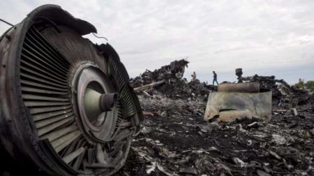 Нидерланды хотят выяснить, почему Украина не закрыла небо для полётов накануне катастрофы МН17