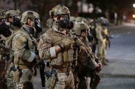 США: Вооружённый спецназ хватает и увозит в неизвестном направлении протестующих (ФОТО, ВИДЕО)
