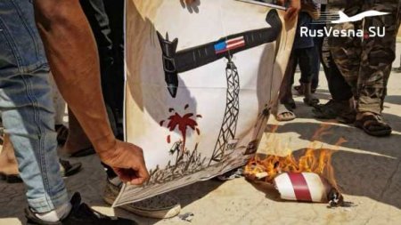 Янки, гоу хоум! — сотни сирийцев жгут флаги США и требуют от американцев убраться (ФОТО, ВИДЕО)