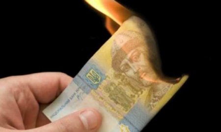 Гривна падает, а советник Зеленского советует украинцам не скупать доллары