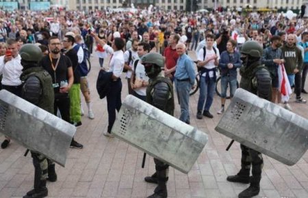 Чистый Майдан — МВД Белоруссии опубликовало шокирующие кадры уличных беспорядков в Минске (ВИДЕО)