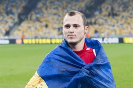 «Зозуля, ты — нацист»: Зачем Зеленский наградил орденом скандального футболиста (ФОТО)