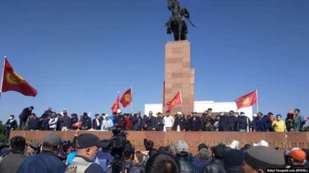 В Киргизии начался свой Майдан (ФОТО, ВИДЕО)