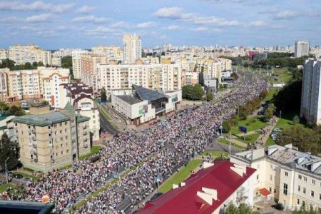 Протесты в Минске: «100 000 участников», взрывы и задержания (ВИДЕО)