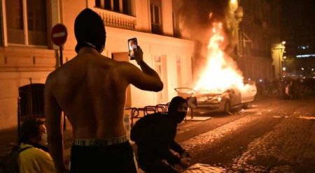 В Париже после карантина резко увеличилось число преступлений