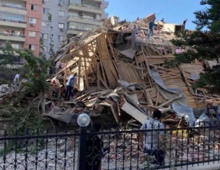 Землетрясение в Турции: спасатели разбирают завалы и считают погибших (+ФОТО)