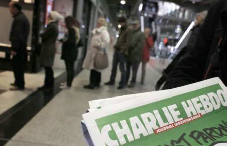 Charlie Hebdo посмеялся над обезглавливанием французов (ФОТО)