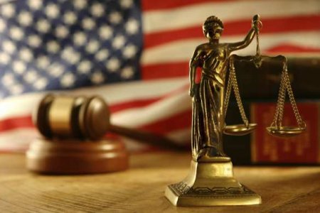 Диктатура «ослов»: почему демократы в лице Байдена стремятся захватить контроль над судебной системой в США