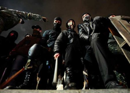 Ушли под асфальт: что показали акции на годовщину Майдана (ВИДЕО)