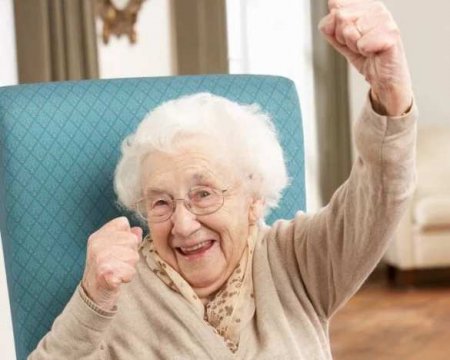 Сибирская закалка: 101-летняя бабушка победила коронавирус