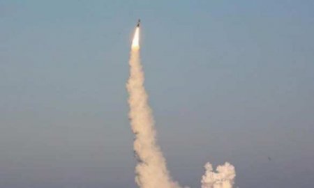 «Достанут в любой точке земного шара» — Минобороны РФ показало потрясающие кадры запуска межконтинентальных ракет «Булава» (ВИДЕО)
