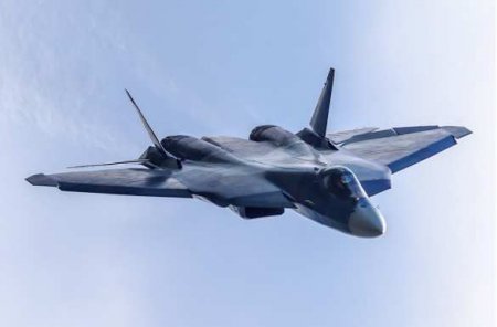 ВКС РФ получили первый истребитель пятого поколения Су-57