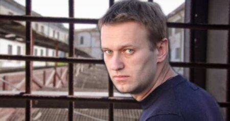 Задержания у «Матросской тишины», куда толпа пришла «вызволять» Навального (ВИДЕО)
