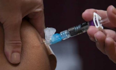 В Греции мужчина умер спустя несколько минут после прививки от коронавируса