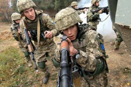 СНБО Украины разрешил военным стрелять на Донбассе без приказа сверху